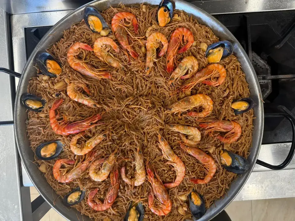 Umm Catering · 23