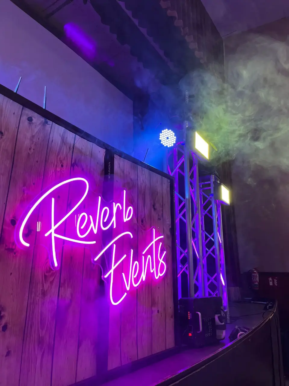 Reverb Events - Set de DJ 3h sin equipos