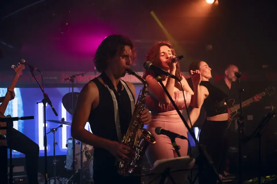 Leen Loud Band, música para eventos · 19