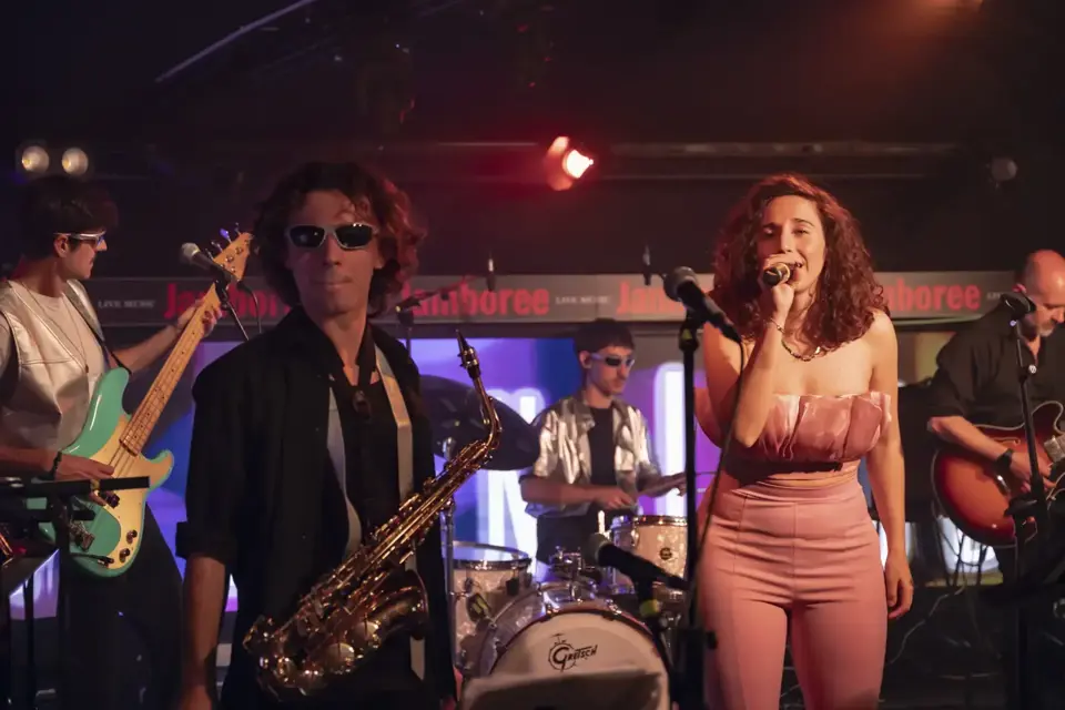 Leen Loud Band, música para eventos · 38