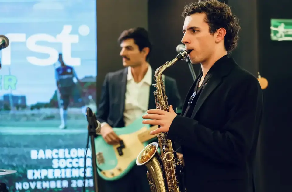 Leen Loud Band, música para eventos · 46