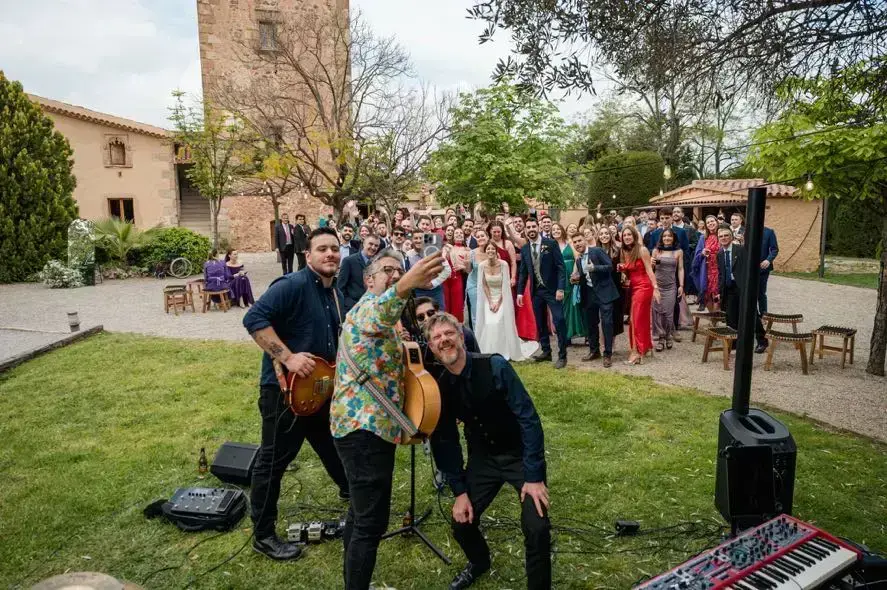 Trío - Rumba & Rock Celebration · 4