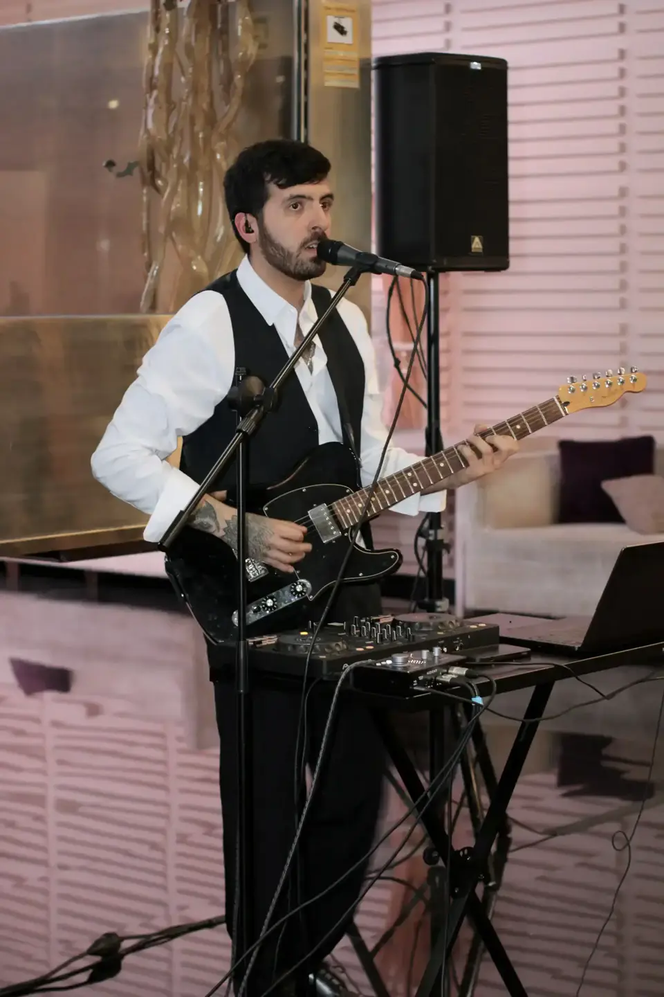 Anton H. | Electronic LIve Set · 5
